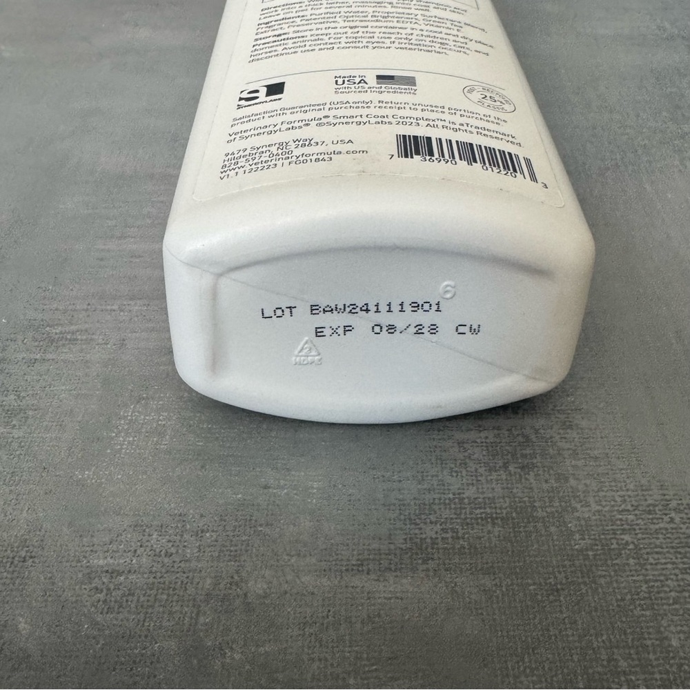 Veterinary Formula Snow White Shampoo for white fur - Picture 4 of 4